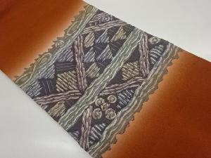 作家物　縮緬地幾何学模様名古屋帯